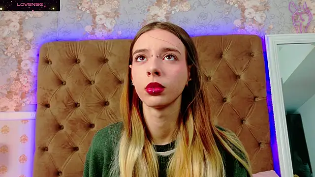 CoraVex online show from 11-24-25, 05:07