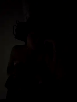 MaiHoang2k online show from 10-25-25, 04:09