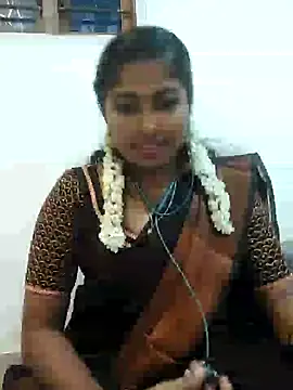 Snapshot of TAMIL_AMMUKUTTYY chatting on 09-18-25, 05:37 TAMIL AMMUKUTTYY online show from 09-18-25, 05:37
