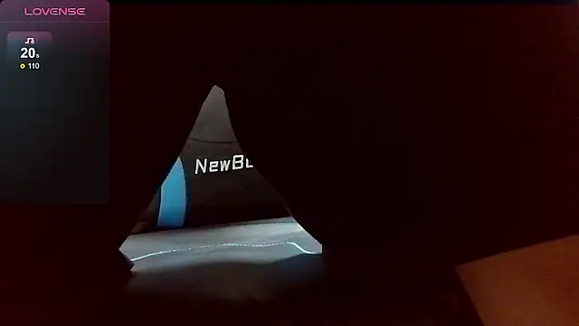 Snapshot of 18cmcast chatting on 09-29-25, 07:02 18cmcast online show from 09-29-25, 07:02