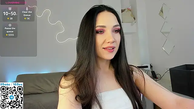 Helen Spark online show from 11-19-25, 01:49