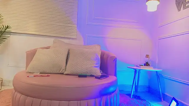 alessia moon1 online show from 11-14-25, 12:15