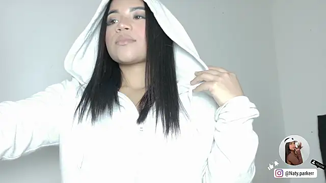 Snapshot of Natashaparker__ chatting on 06-07-26, 04:16 Natashaparker online show from 06-07-26, 04:16