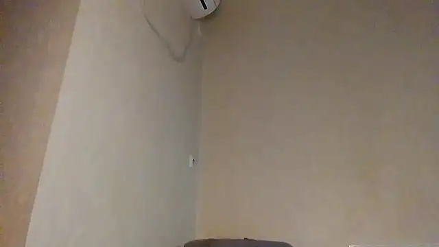 lesyawhite online show from 11-30-25, 04:44