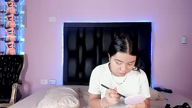 LunaWiill  online show from 11-08-25, 12:16