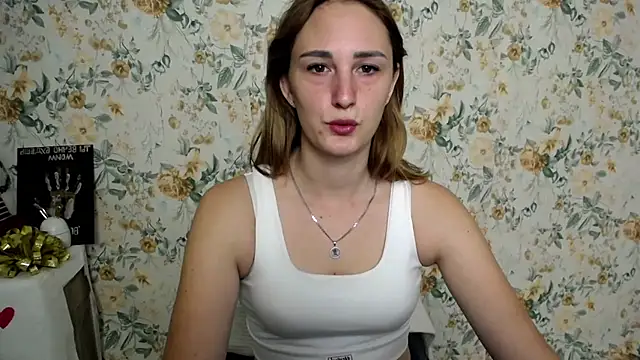 Snapshot of Milana_Cutie_ chatting on 09-30-25, 06:07 Milana Cutie online show from 09-30-25, 06:07