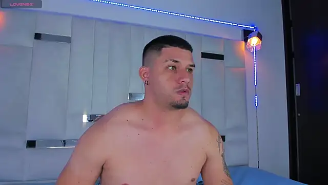 Snapshot of Jacob19_ chatting on 09-28-25, 02:06 Jacob19 online show from 09-28-25, 02:06