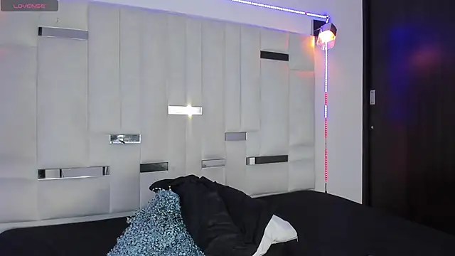 Snapshot of Jacob19_ chatting on 10-01-25, 12:00 Jacob19 online show from 10-01-25, 12:00