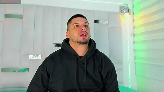 Snapshot of Jacob19_ chatting on 10-07-25, 11:40 Jacob19 online show from 10-07-25, 11:40