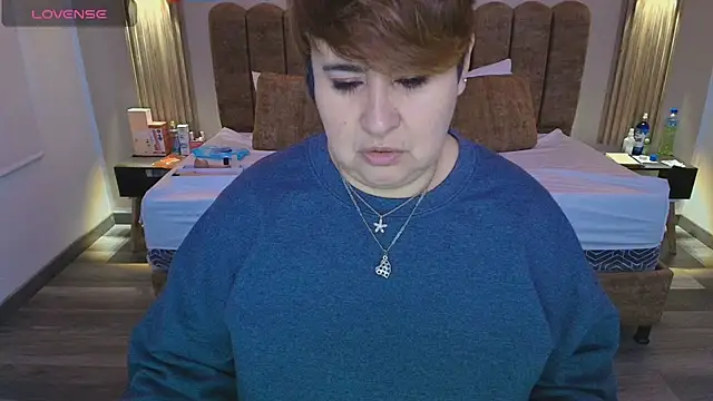 Snapshot of Sasharosee2 chatting on 10-04-25, 12:03 Sasharosee2 online show from 10-04-25, 12:03