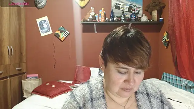 Snapshot of Sasharosee2 chatting on 10-18-25, 12:50 Sasharosee2 online show from 10-18-25, 12:50