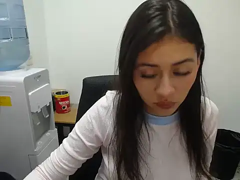 Alice-08 online show from 05-15-26, 06:59