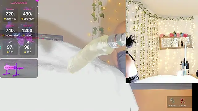 Ashley  Jones   online show from 03-25-26, 09:04