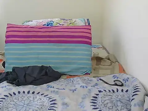 Snapshot of ThickLadie chatting on 10-07-25, 08:44 ThickLadie online show from 10-07-25, 08:44