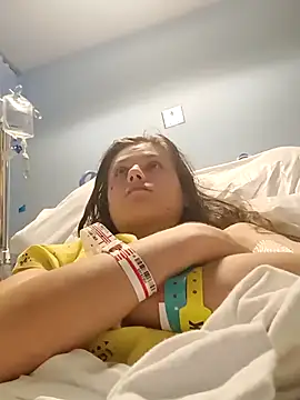 Snapshot of cicithtbitch chatting on 10-31-25, 04:41 cicithtbitch online show from 10-31-25, 04:41