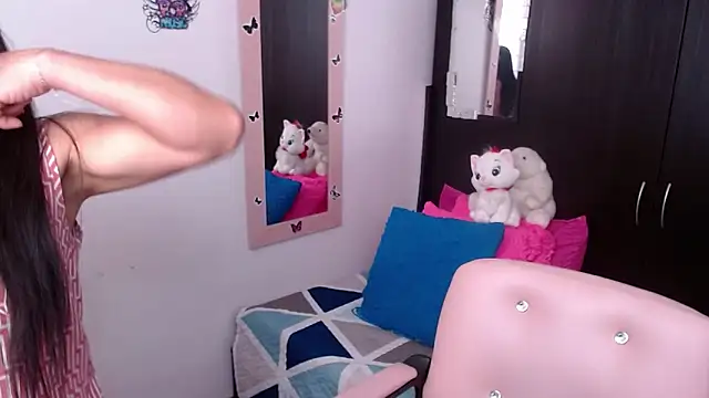 camilavargas  online show from 11-05-25, 09:15