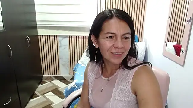 camilavargas  online show from 06-01-26, 09:49