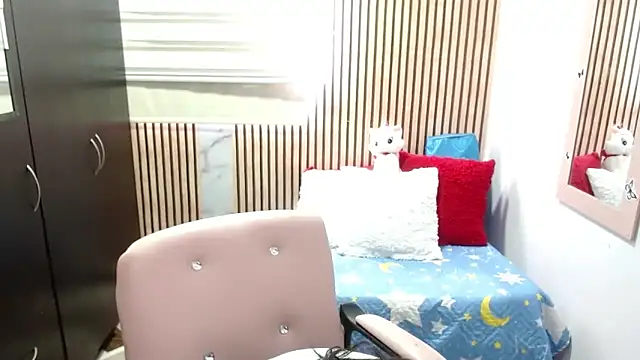 camilavargas  online show from 06-08-26, 05:24