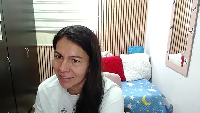camilavargas  online show from 06-09-26, 07:03