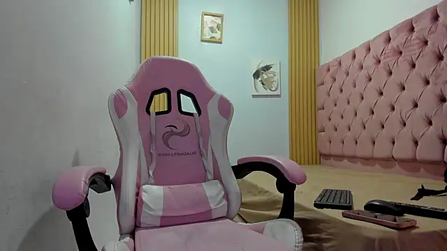 Naomis 35 online show from 11-01-25, 07:05