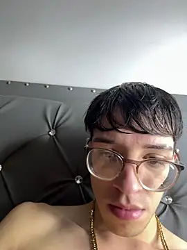 arthurdavies online show from 10-31-25, 04:02