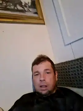 Snapshot of jerryaaron81 chatting on 09-20-25, 08:37 jerryaaron81 online show from 09-20-25, 08:37