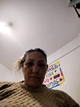 Lunita86 online show from 10-29-25, 01:41