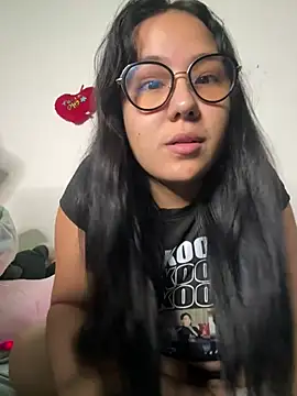 Snapshot of sacha_torres02 chatting on 05-28-26, 04:21 sacha torres02 online show from 05-28-26, 04:21