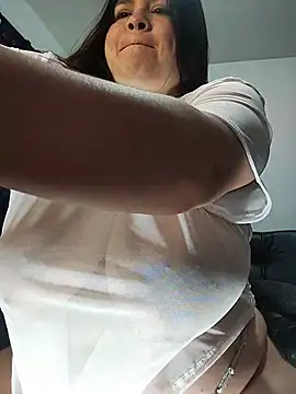 LucyDiamonds1 online show from 05-27-26, 01:24