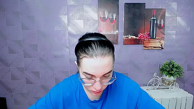 Snapshot of MiraBabe_ chatting on 11-18-25, 09:14 MiraBabe online show from 11-18-25, 09:14