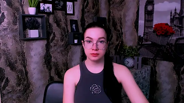 Snapshot of MiraBabe_ chatting on 03-28-26, 10:15 MiraBabe online show from 03-28-26, 10:15