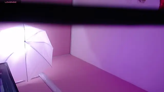 Snapshot of Bunny_poison chatting on 11-10-25, 02:27 Bunny poison online show from 11-10-25, 02:27