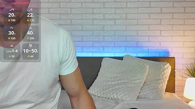 GarettVoss online show from 10-08-25, 04:21