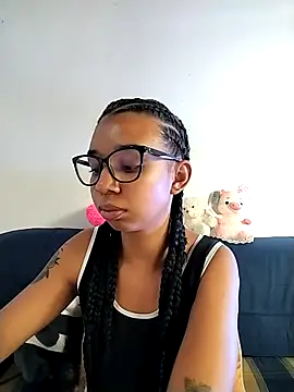 Suzanelee1 online show from 09-17-25, 05:14