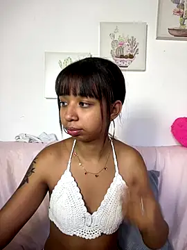 Suzanelee1 online show from 12-14-25, 06:12