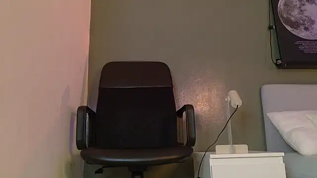 KeendraFox  online show from 11-06-25, 10:16