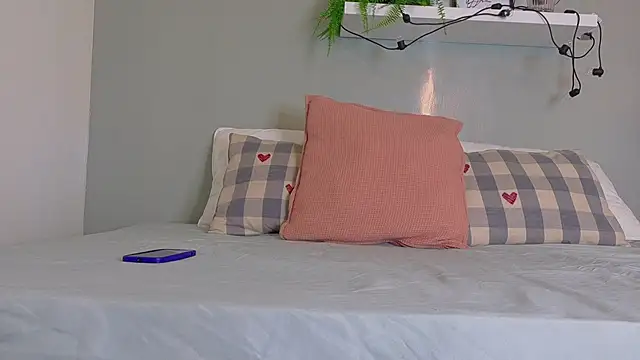 KeendraFox  online show from 11-09-25, 11:30