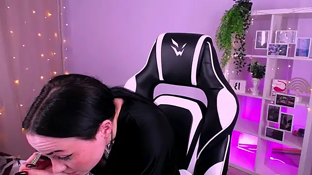 MollyKissy online show from 10-26-25, 10:21