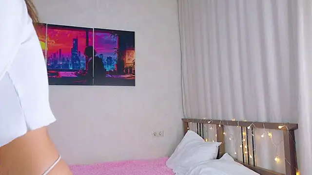 OnlyForYou  online show from 11-18-25, 03:34