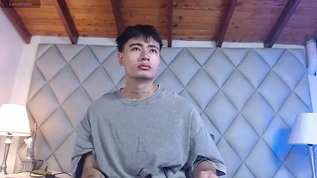 Clement Reyes online show from 10-26-25, 12:55