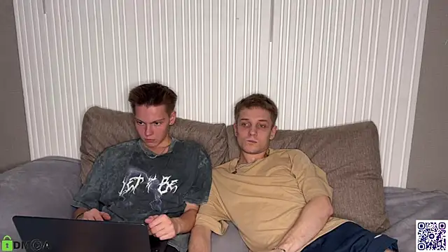 Snapshot of Eaton_ chatting on 10-13-25, 03:45 Eaton  online show from 10-13-25, 03:45