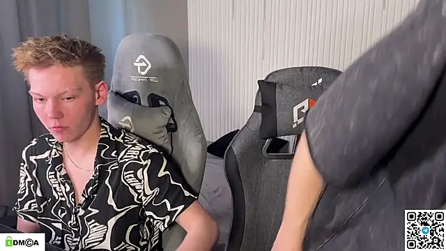 Eaton  online show from 04-25-26, 01:52