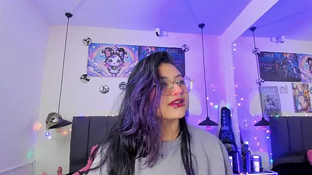 Snapshot of SabrinaV_ chatting on 06-11-26, 11:19 SabrinaV online show from 06-11-26, 11:19