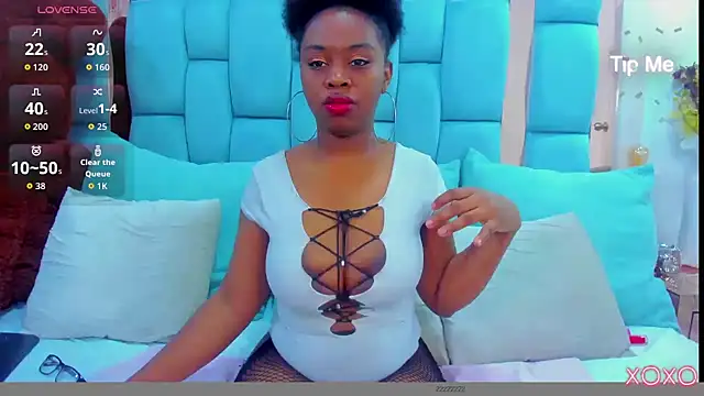 hazellanee online show from 04-04-26, 12:09