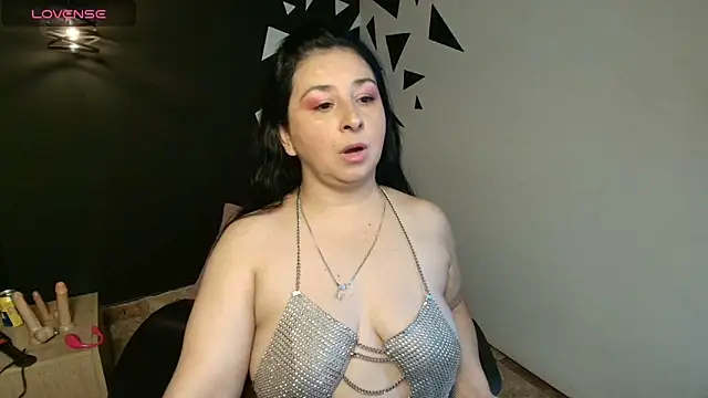 Snapshot of AgataThompson_ chatting on 10-13-25, 08:53 AgataThompson online show from 10-13-25, 08:53