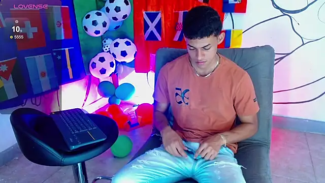 deivid bigcock1 online show from 07-13-26, 12:35