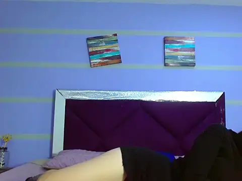 Emily Swiftt online show from 11-11-25, 11:38