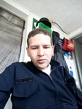 Snapshot of thefollador69 chatting on 10-28-25, 01:03 thefollador69 online show from 10-28-25, 01:03