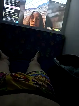 Snapshot of thefollador69 chatting on 10-29-25, 06:42 thefollador69 online show from 10-29-25, 06:42