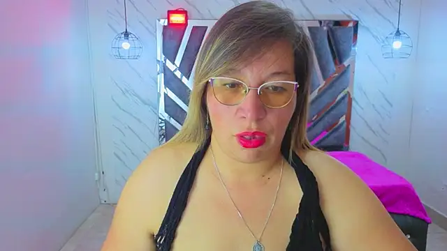 MaylinRosse  online show from 05-20-26, 06:58